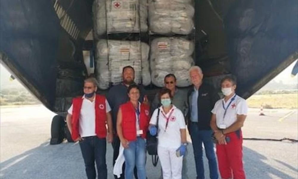 Στη Μυτιλήνη οι πρώτες 500 σκηνές από τον Γερμανικό Ερυθρό Σταυρό
